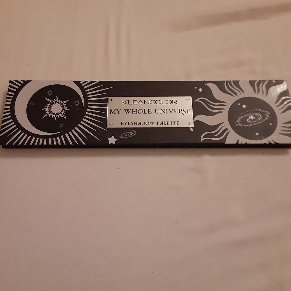 Eyeshadow palette
